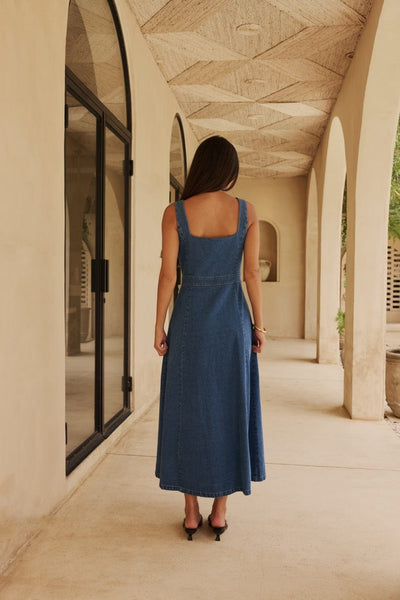 darcy-dress-reverie-the-label-luxury-resortwear-dresses-1197267562_600x600.jpg